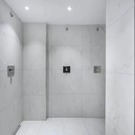 Stallion B Apartment *